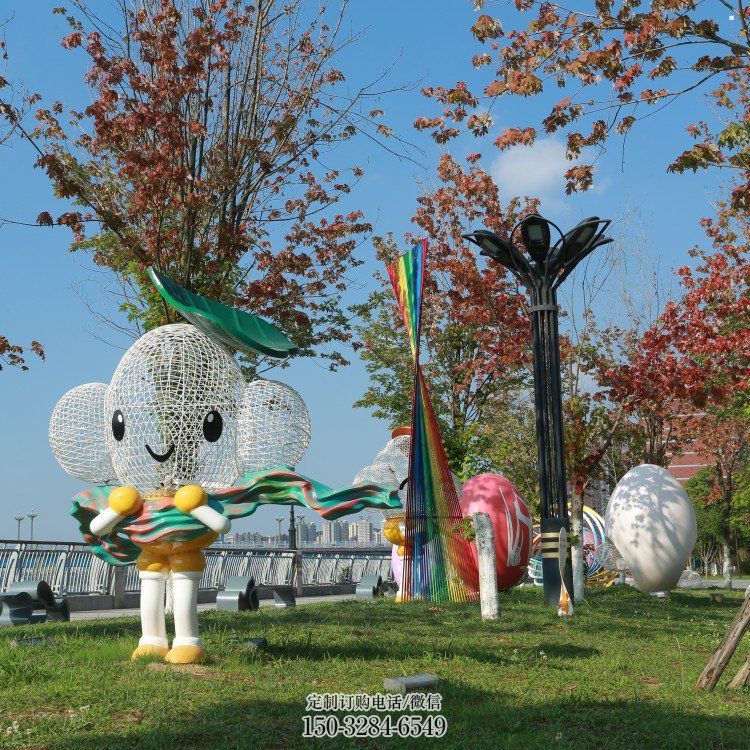 海西户外镂空卡通雕塑供应,花园小品,铁艺卡通雕塑展品 海西户外镂空卡通雕塑供应,花园小品,铁艺卡通雕塑展品